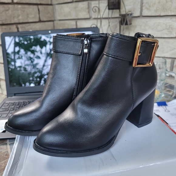 Ladies boots - Picture 5 of 8